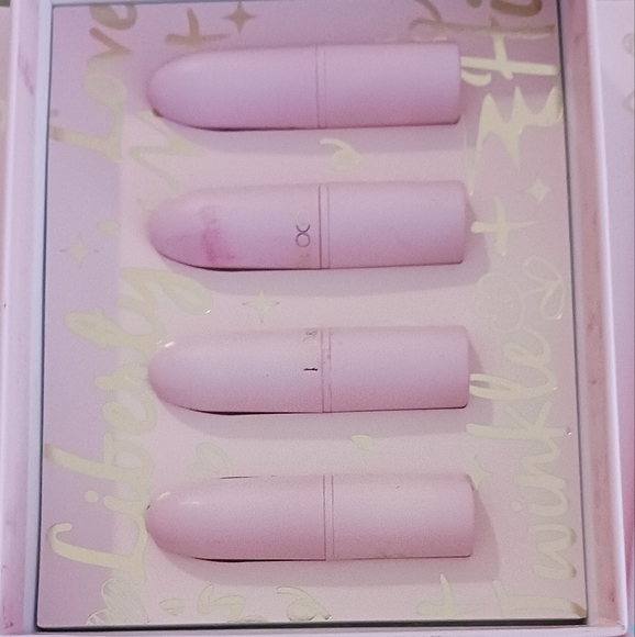 Makeup book by kevin and coco - Picture 3 of 5